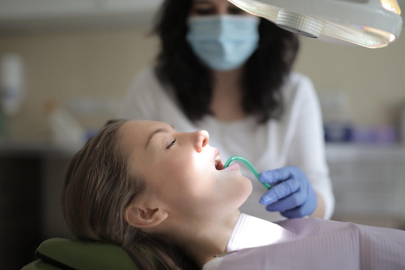 Стоматолог в 1 стоматологии